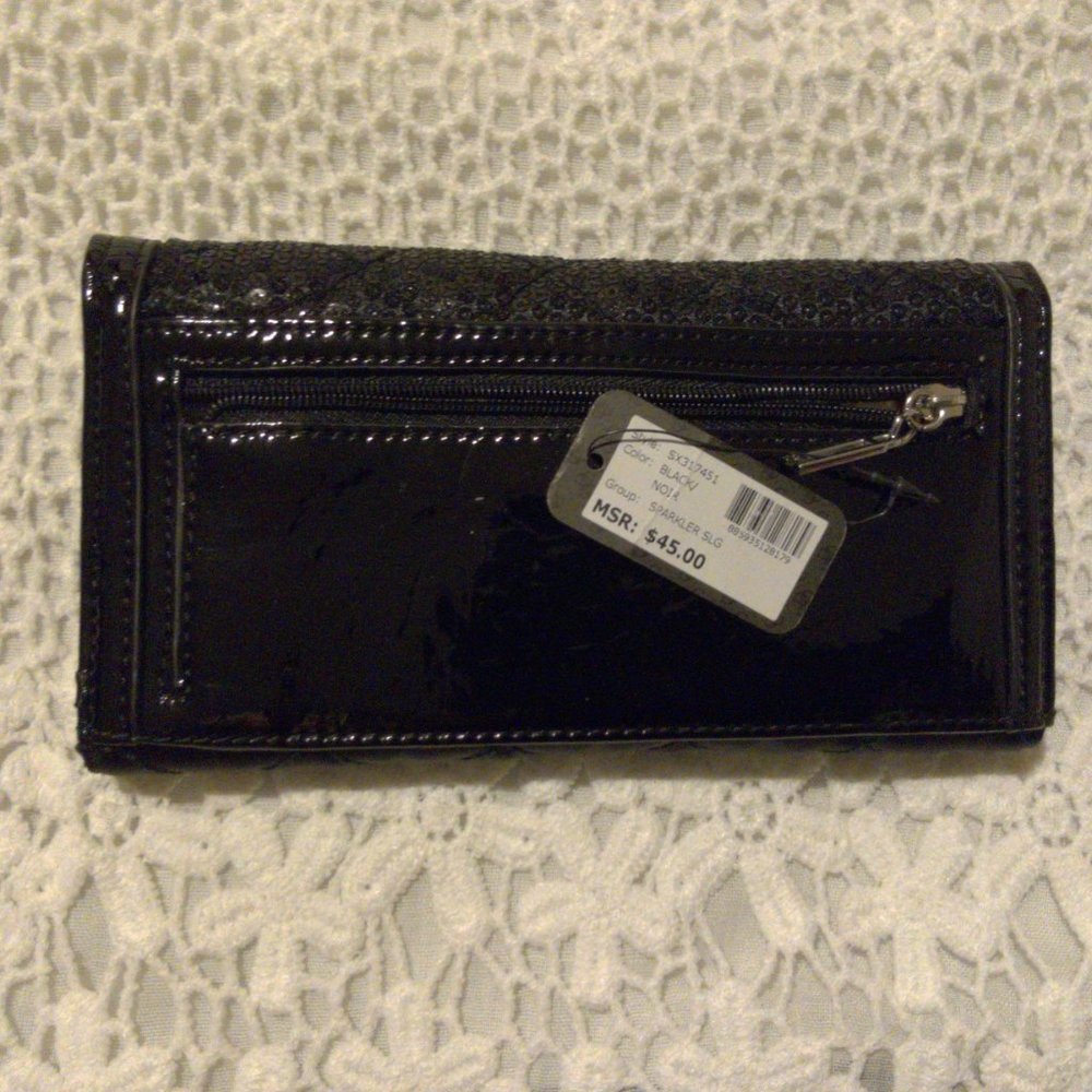 NWT Guess wallet *Final Price* - Picture 2 of 4